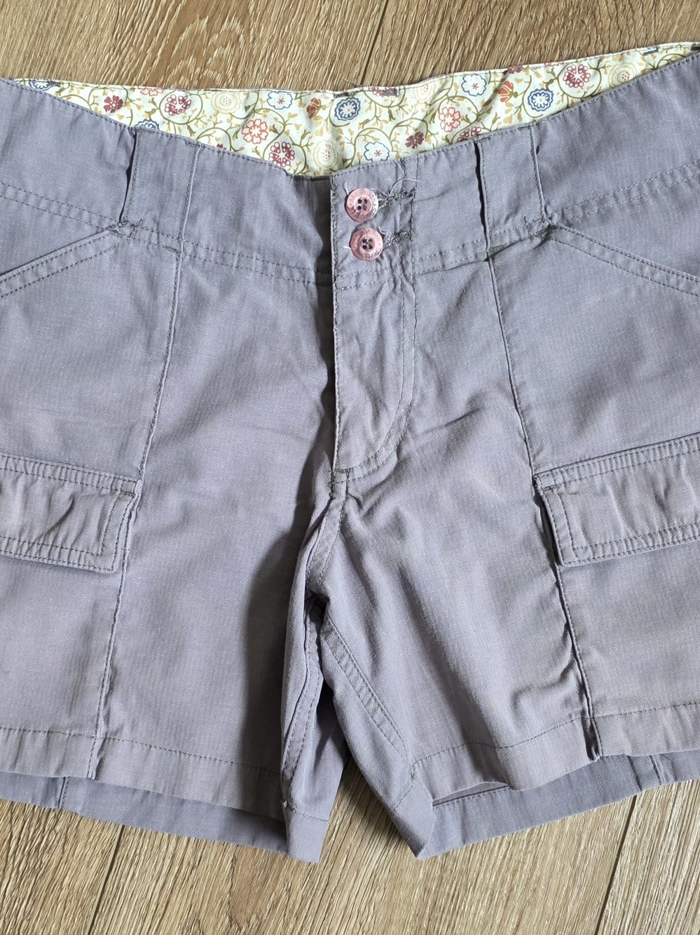 Magellan Outdoors Women's Light Gray Cargo Shorts with Floral Waist